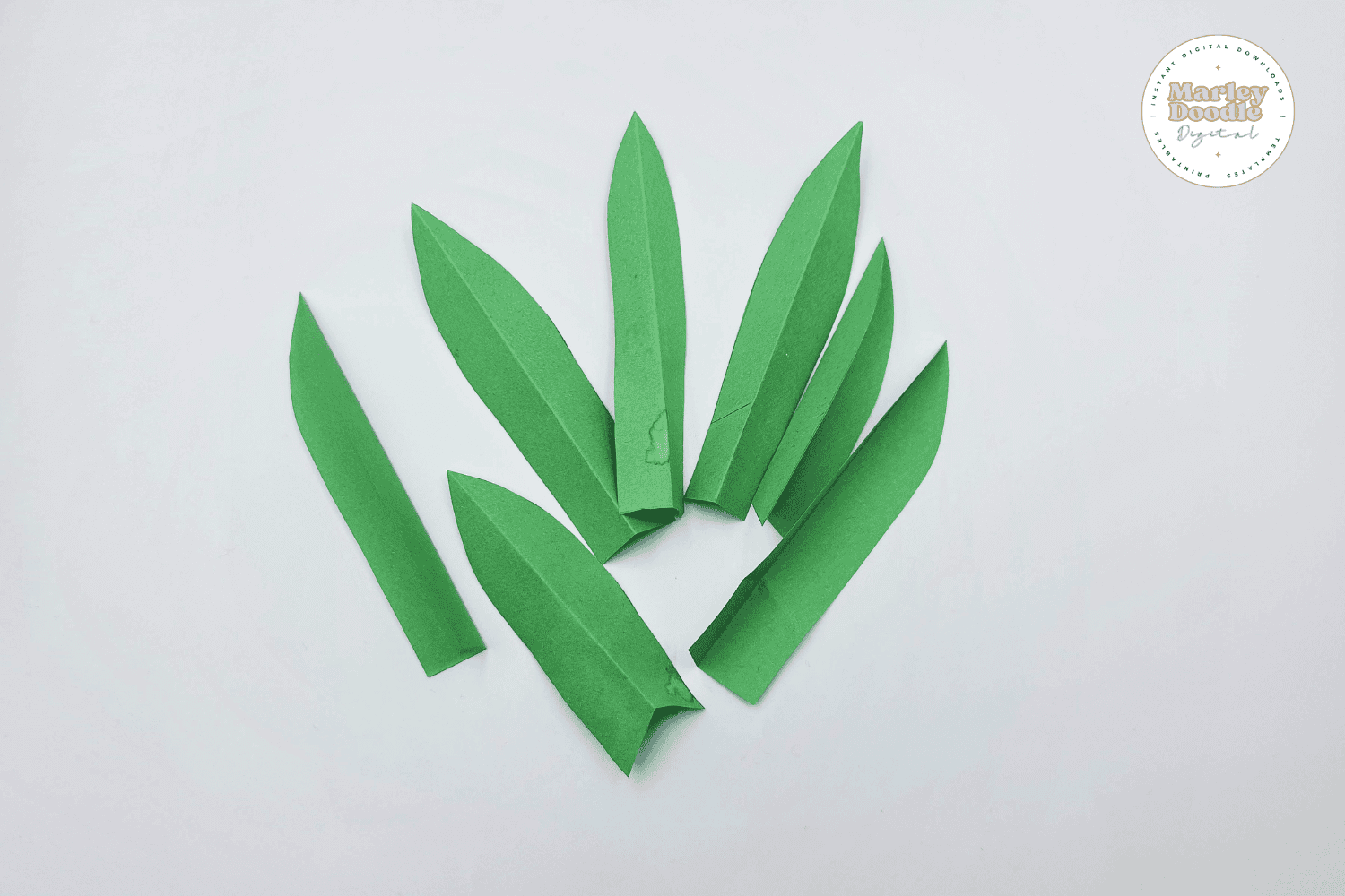 Green paper leaves for easy toilet paper roll plant craft DIY.